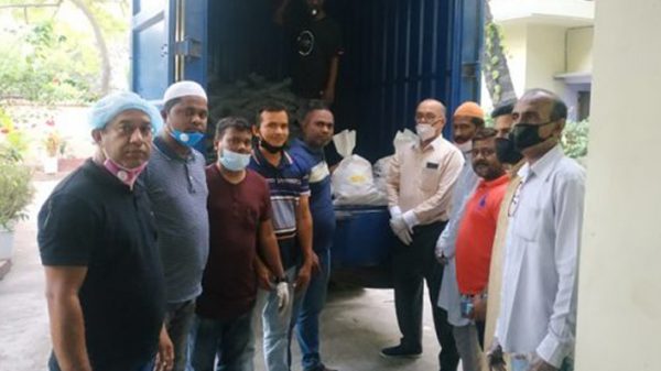 ফতুল্লার ৩টি ইউনিয়নে বিএনপি নেতা শাহ্ আলমের খাদ্যদ্রব্য বিতরণ