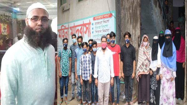 ফতুল্লায় আয়শা ফ্যাশনের শ্রমিকদের বিক্ষোভ