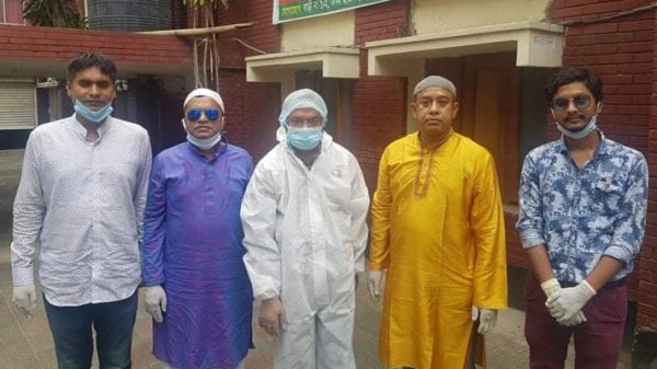 রিজভীর সাথে ত্রাণ বিতরণে অংশ নিলেন ফতুল্লা বিএনপির অঙ্গসংগঠনের নেতৃবৃন্দ