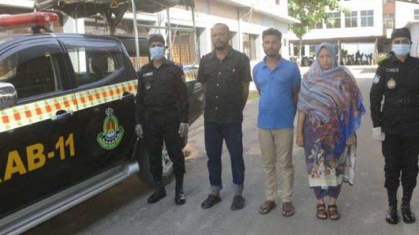 বাসে তল্লাশি করে ২৬০০ পিস ইয়াবা উদ্ধার, গ্রেফতার ৩