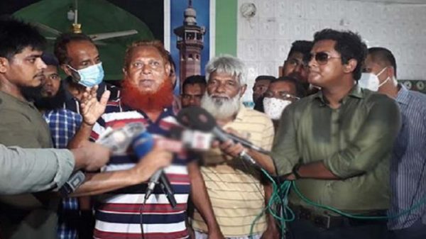 পঞ্চাশ হাজার টাকা দাবী করেছিল তিতাস কর্মকর্তা