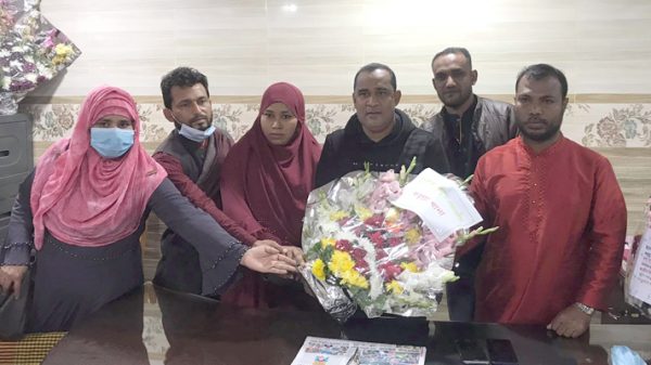 ফরিদ আহমেদ লিটনকে থানা প্রজন্ম লীগের ফুলেল শুভেচ্ছা