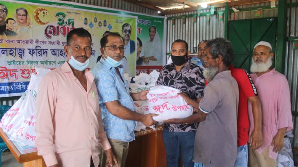 ৪র্থ দফায় ঈদ সামগ্রী বিতরণ করলেন ফরিদ আহম্মেদ লিটন
