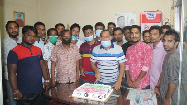 ফতুল্লায় আ’লীগের ৭২তম প্রতিষ্ঠাবার্ষিকী পালন