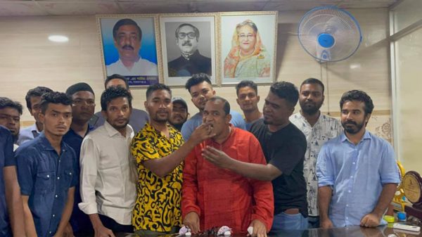 জেলা ছাত্রলীগ নেতা আরফান মাহমুদ বাবু'র উদ্যোগে প্রধানমন্ত্রীর জন্মদিন পালন
