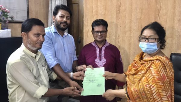কুতুবপুর ইউনিয়ন ৮নং ওয়ার্ডের মনোনয়ন পত্র দাখিল করলেন খোকন মাষ্টার