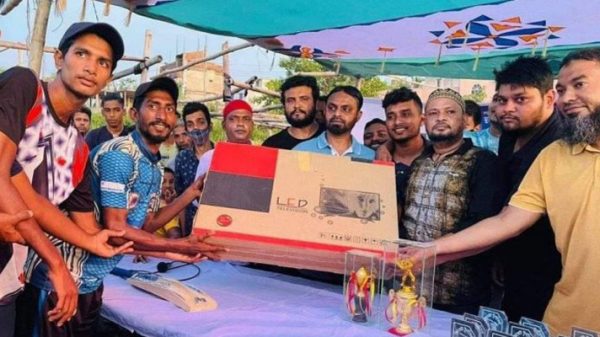 ফতুল্লায় মুজিব জন্মশতবার্ষিকী উপলক্ষে ক্রিকেট খেলা অনুষ্ঠিত