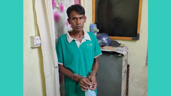 রূপগঞ্জে স্কুলছাত্রীকে ডেকে নিয়ে হত্যা, গ্রেপ্তার ১