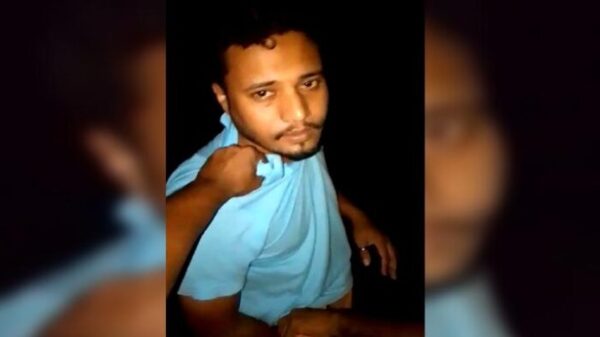 ফতুল্লায় মাদকসহ সাবেক এমপির গাড়িচালক রাজুকে পুলিশে দিল এলাকাবাসী